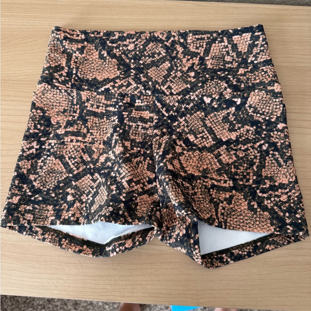 Skatie activewear booty shorts